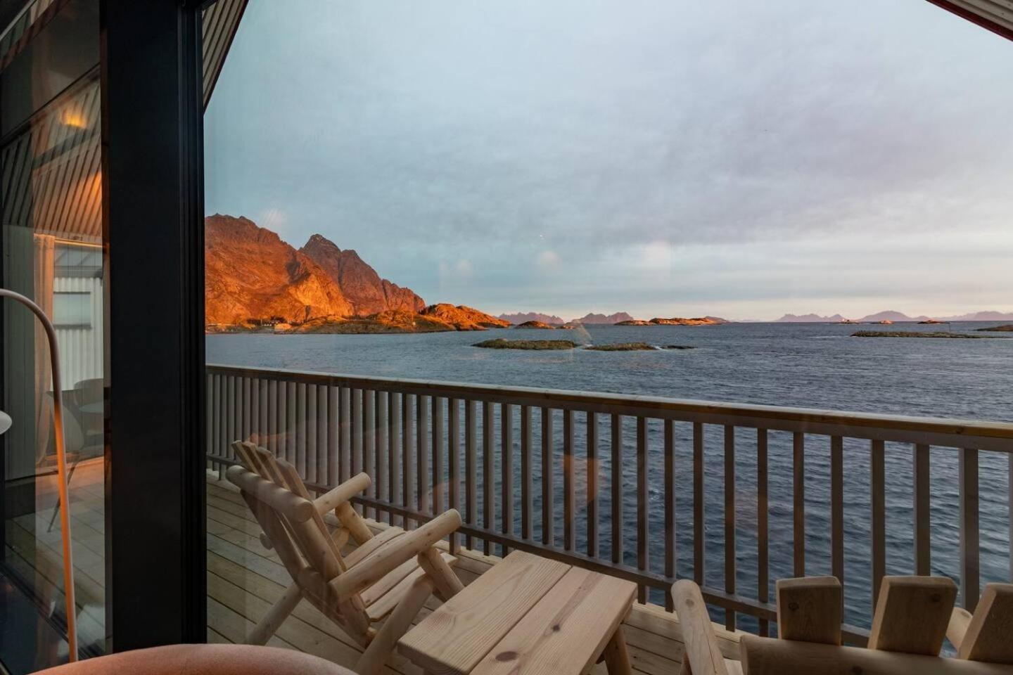 Leilighet Med Fantastisk Utsikt Henningsvær Exterior foto